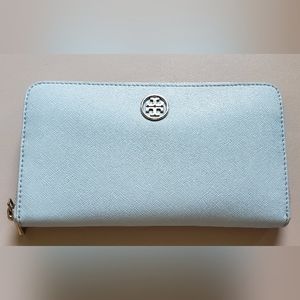 Tory Burch Robinson Continental Wallet (Light Blue)